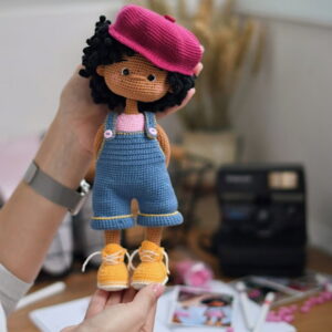 receita-boneca-jardineira-amigurumi-modelos-amigurumi