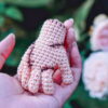 Receita Mao Wandinha Amigurumi
